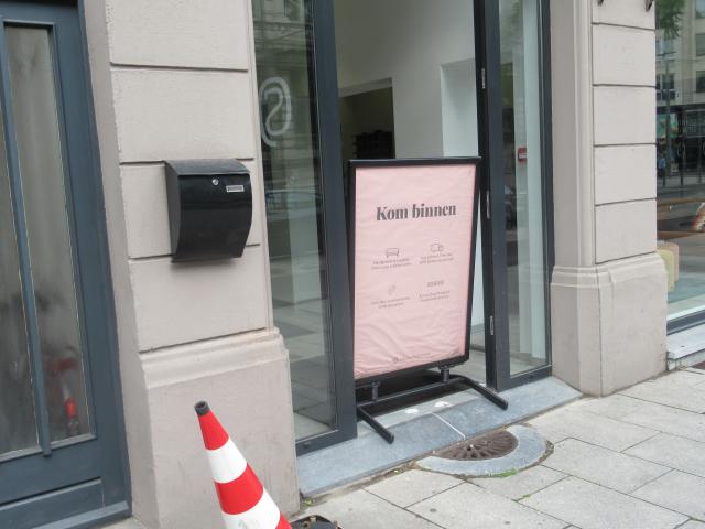 Met Andere woorden: spring eens binnen!