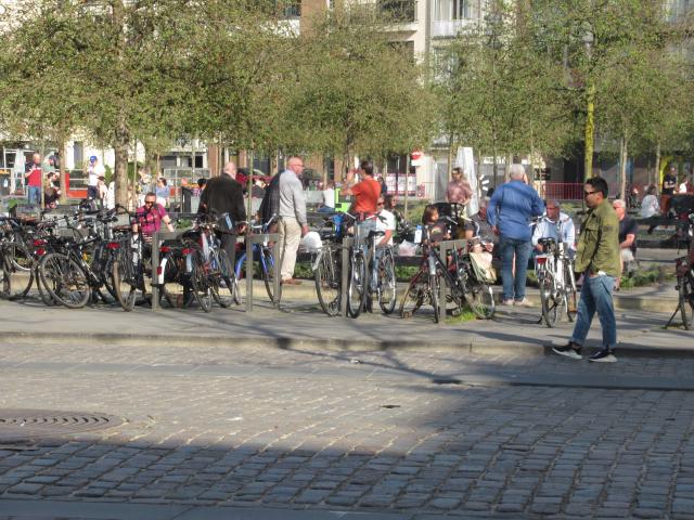 Gezellige drukte in A.