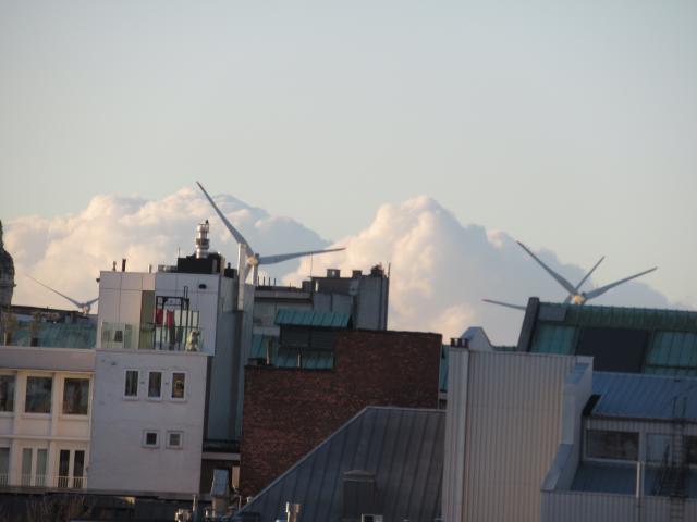 Op de Achtergrond, sneeuwbergen.